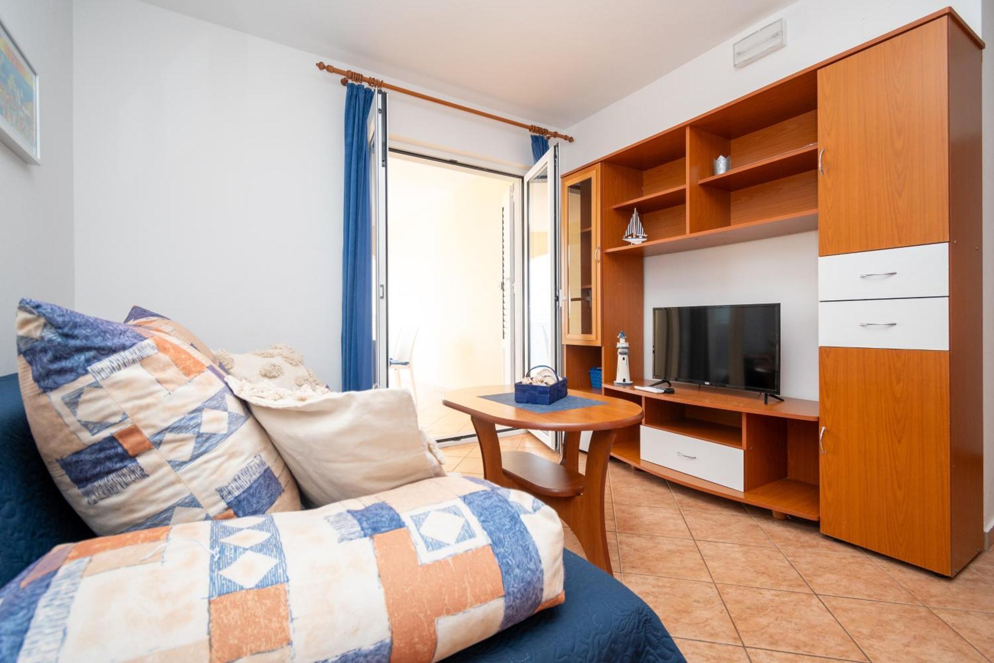 Apartments By The Sea Mandre, Pag - 4092 Kolan Room photo